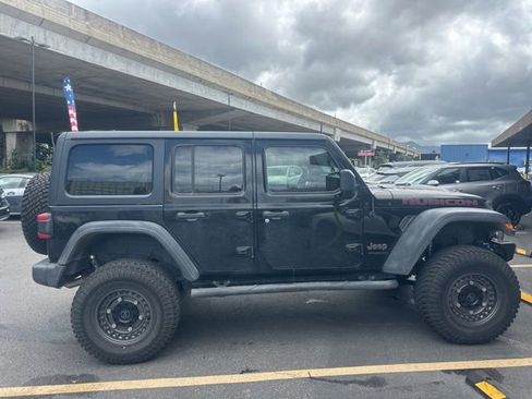 Used 2018 Jeep Wrangler Unlimited Rubicon w/ LED Lighting Group AWD/4WD image 6