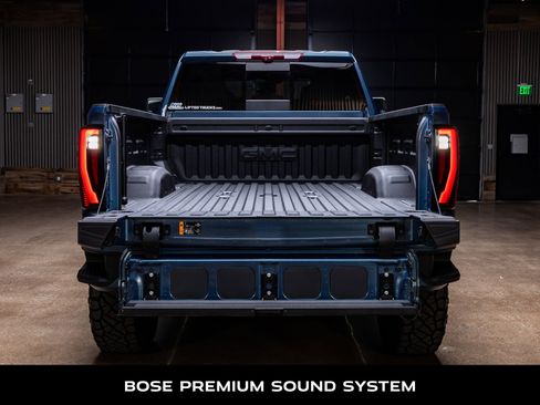 Used 2025 GMC Sierra 2500 Denali w/ Denali Reserve Package image 9