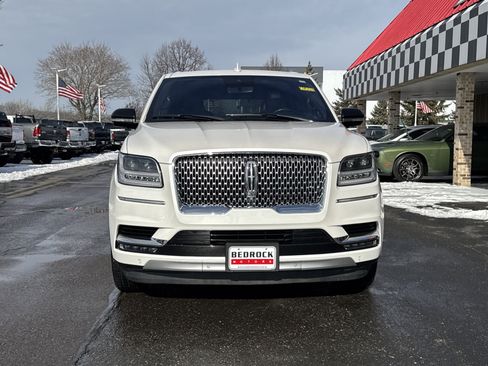 Used 2019 Lincoln Navigator Reserve image 2