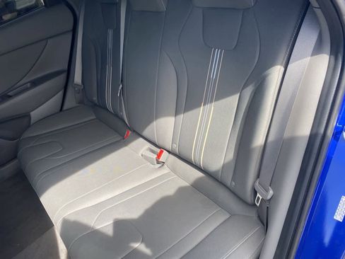 Used 2023 Hyundai Elantra SEL w/ Convenience Package image 12