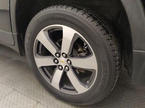 Used 2018 Chevrolet Traverse LT w/ LPO, Floor Liner Package FWD image 31