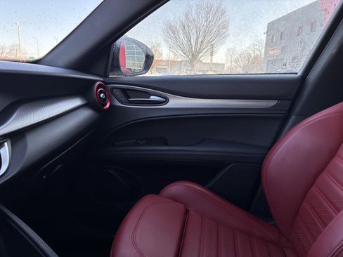 Certified 2024 Alfa Romeo Stelvio Veloce image 23