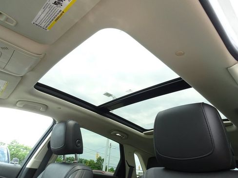 Used 2019 Cadillac XT5 Luxury AWD/4WD image 11
