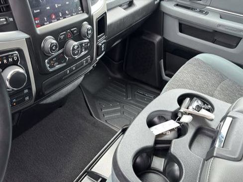 Used 2019 RAM 1500 Big Horn AWD/4WD image 19
