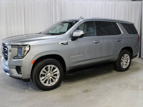 Used 2023 GMC Yukon SLE w/ Max Trailering Package image 3