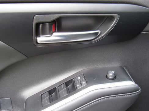 Certified 2025 Toyota Highlander XSE AWD/4WD image 37