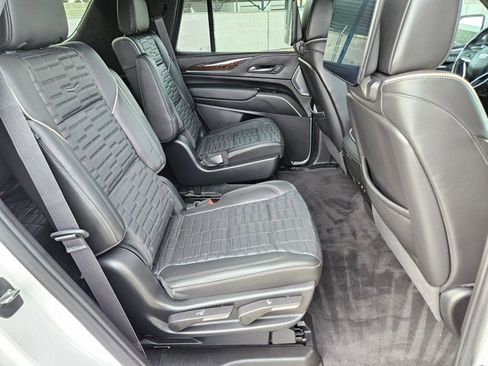 Used 2023 Cadillac Escalade Sport Platinum w/ LPO, ONYX Package image 24