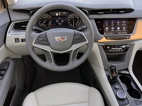 New 2025 Cadillac XT5 Premium Luxury image 10