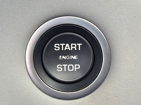 Used 2024 Land Rover Range Rover Velar Dynamic SE image 36