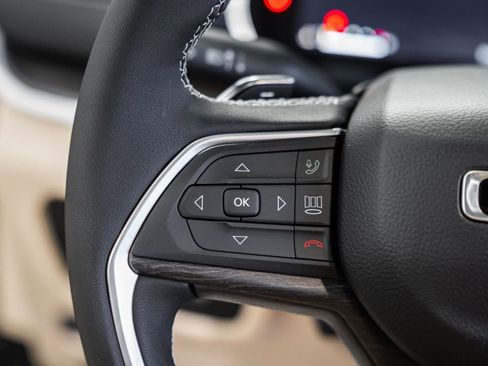 New 2025 Jeep Grand Cherokee Limited w/ Luxury Tech Group II image 30