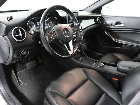 Used 2014 Mercedes-Benz CLA 250 4MATIC image 4