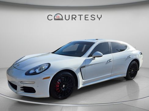 Used 2014 Porsche Panamera S RWD image 1