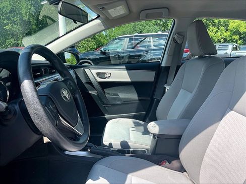 Used 2016 Toyota Corolla LE FWD image 4