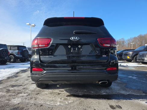 Used 2019 Kia Sorento LX image 16