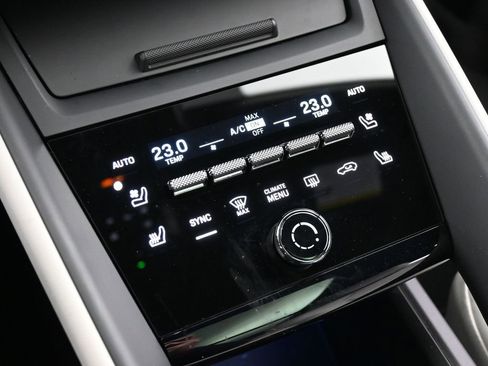 Certified 2025 Porsche Macan 4S Electric image 20