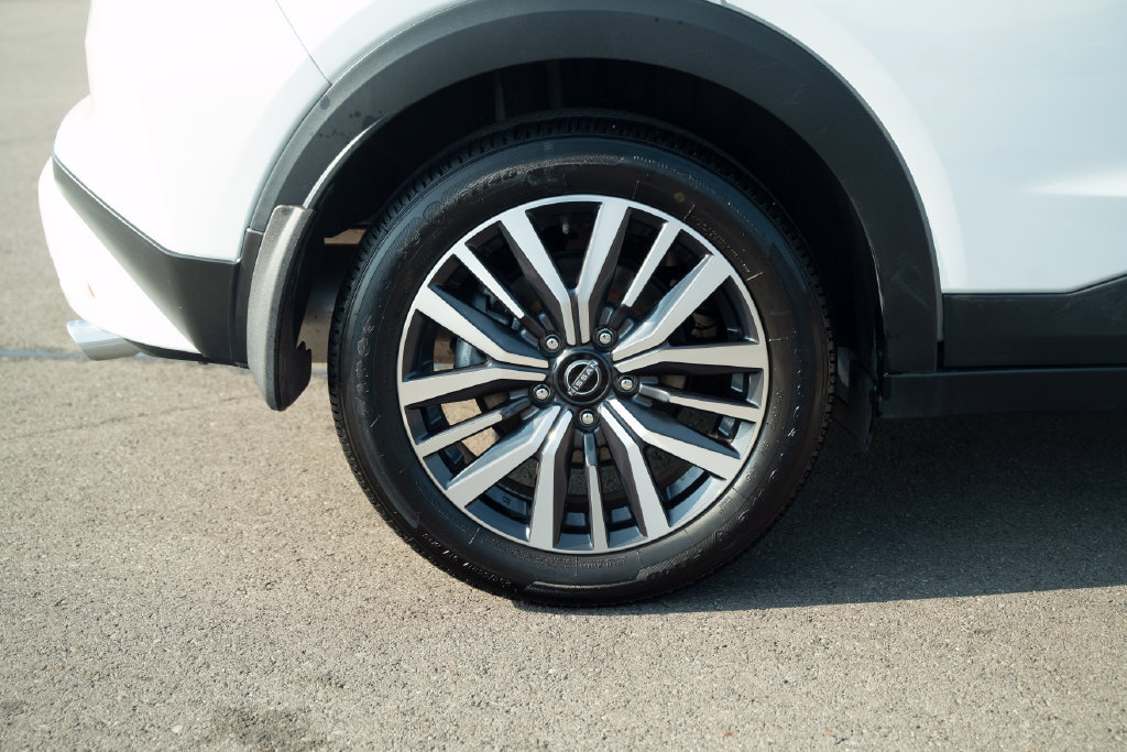 Used 2023 Nissan Kicks SV w/ Interior Electronics Package FWD image 44