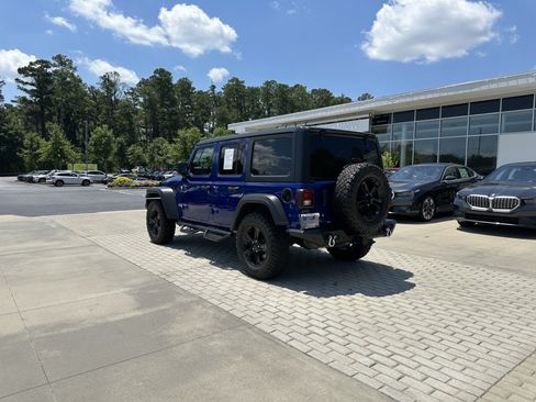 Used 2019 Jeep Wrangler Unlimited Sport AWD/4WD image 3