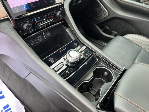 Used 2025 Jeep Grand Cherokee Summit AWD/4WD image 14