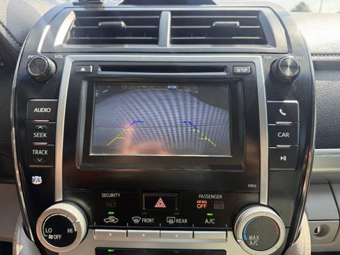 Used 2012 Toyota Camry LE FWD image 17