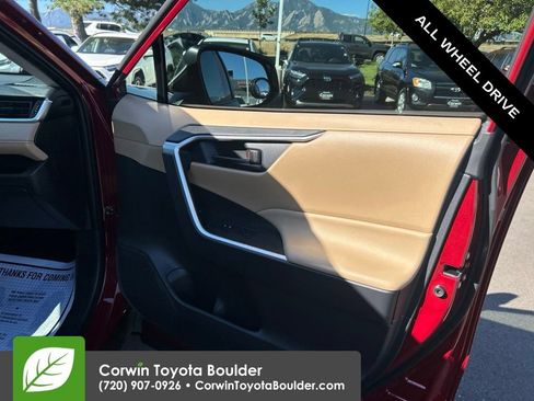 Used 2025 Toyota RAV4 LE AWD/4WD image 10