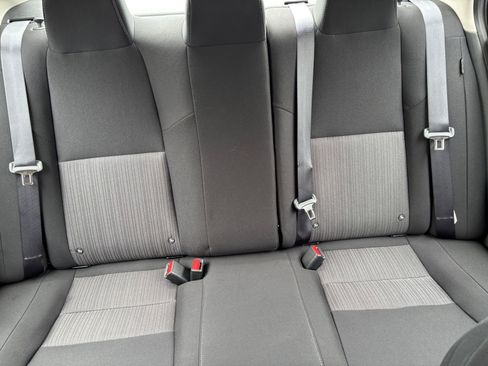 Used 2025 Nissan Sentra SV FWD image 36
