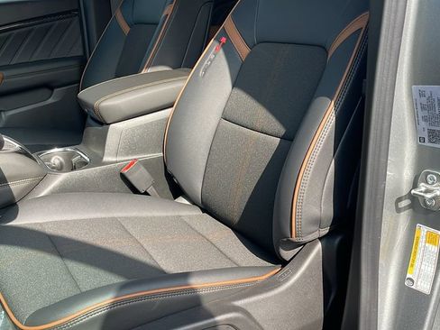 New 2026 GMC Canyon AT4 AWD/4WD image 11