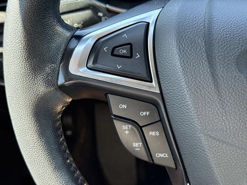 Used 2018 Ford Fusion Titanium FWD image 16