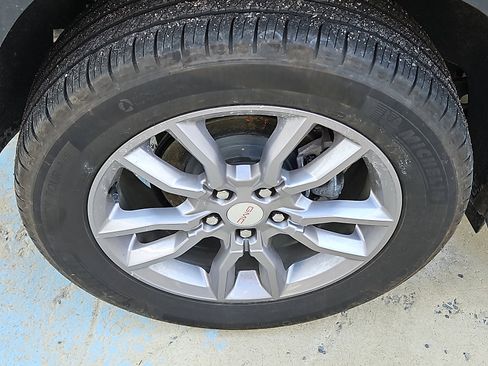 Certified 2022 GMC Terrain SLT w/ Tech Package image 11