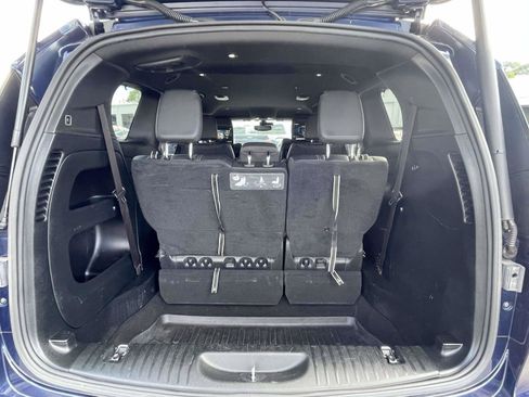 Used 2018 Chrysler Pacifica Touring-L Plus w/ Advanced Safetytec Group FWD image 9