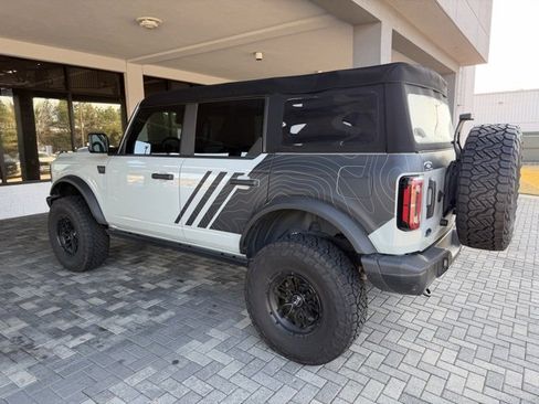 Used 2023 Ford Bronco Badlands image 3