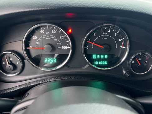 Used 2014 Jeep Wrangler Sport image 19