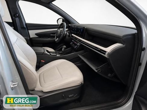 Used 2025 Hyundai Santa Cruz Limited AWD/4WD image 17