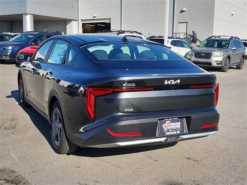 New 2025 Kia K4 LXS image 4