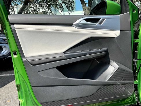 New 2025 Volkswagen Taos SE image 10