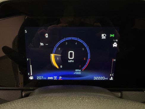 Used 2025 Chevrolet TrailBlazer LT AWD/4WD image 13