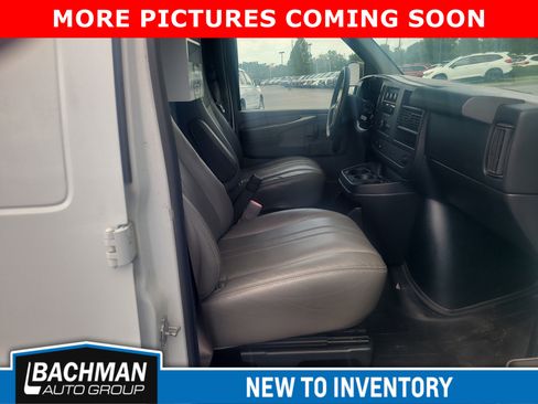 Used 2013 Chevrolet Express 2500 RWD image 9