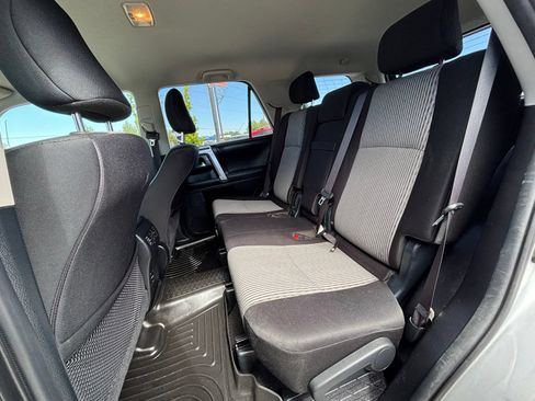 Used 2016 Toyota 4Runner SR5 AWD/4WD image 18