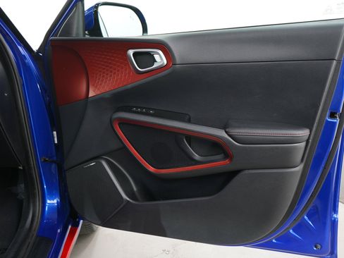 Used 2020 Kia Soul GT-Line Turbo FWD image 9