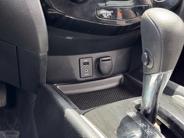 Used 2015 Nissan Rogue SV AWD/4WD image 15