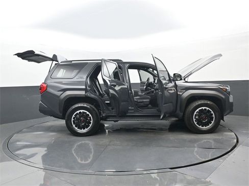 Used 2025 Toyota 4Runner TRD Off-Road image 30