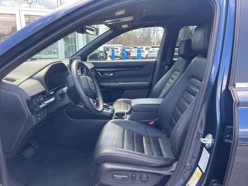 Used 2024 Honda CR-V Sport Touring image 4
