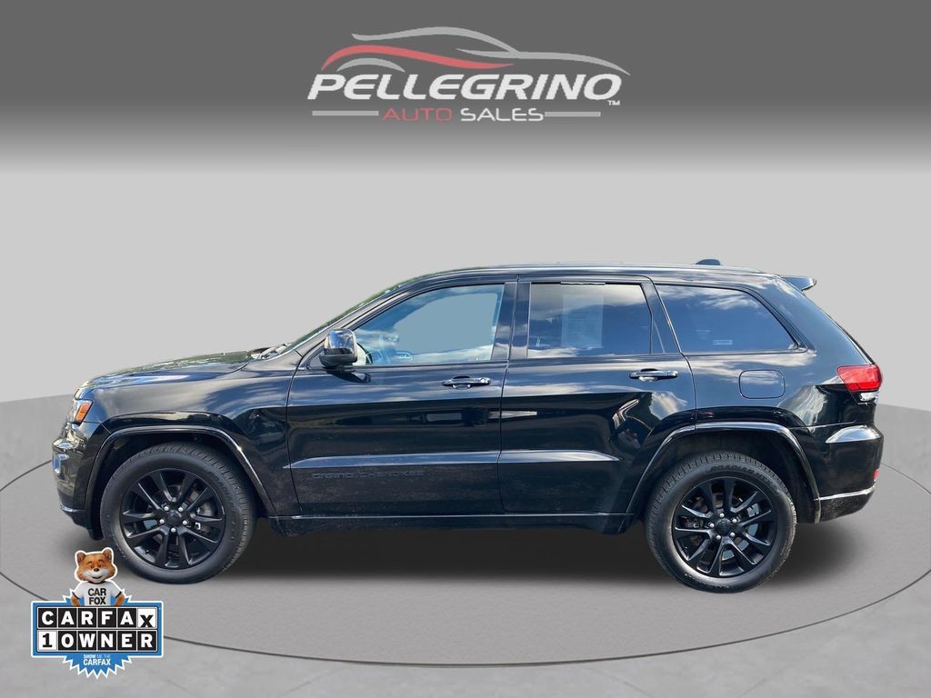 Used 2017 Jeep Grand Cherokee Altitude AWD/4WD image 3
