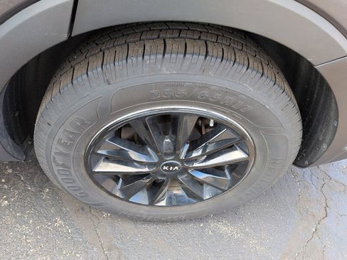 Used 2019 Kia Sorento 2.4L LX image 10