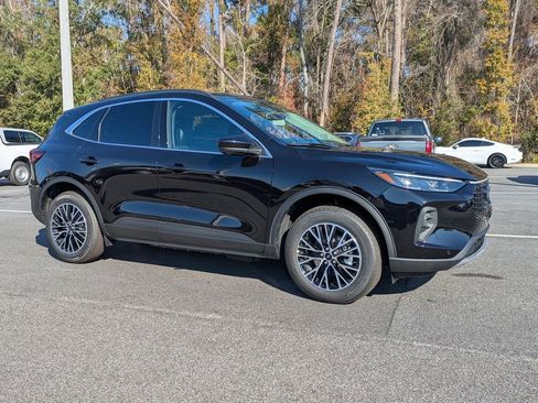 New 2026 Ford Escape SE w/ PHEV Premium Package image 2