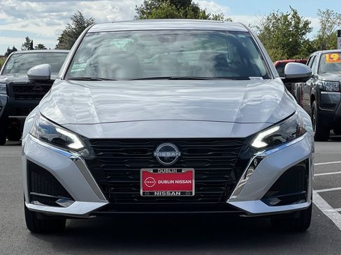 New 2025 Nissan Altima 2.5 SL image 9