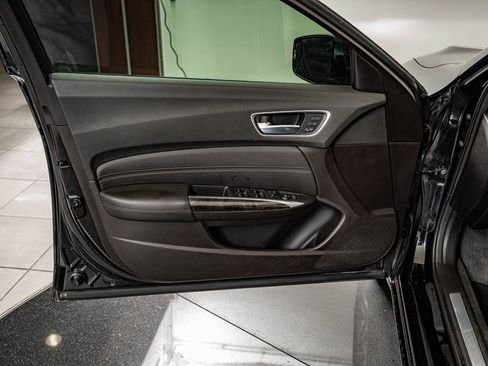 Used 2018 Acura TLX V6 FWD image 17