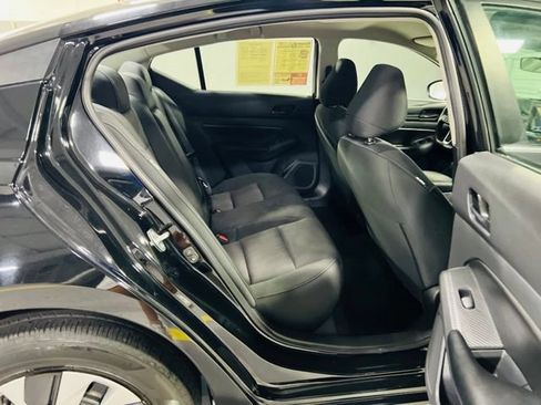 Used 2025 Nissan Altima 2.5 S FWD image 29