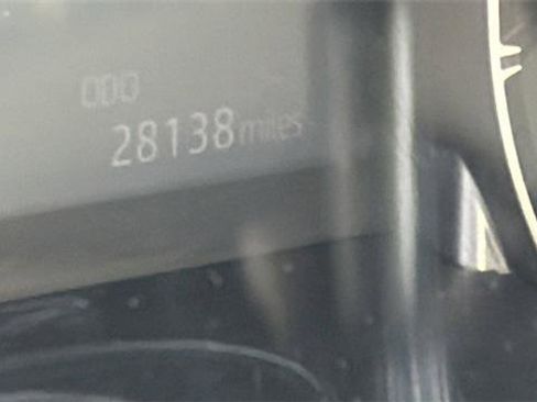 Certified 2023 Toyota Highlander LE image 9