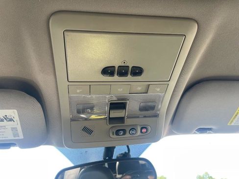 Used 2014 Chevrolet Captiva Sport LT w/ Convenience Package image 17