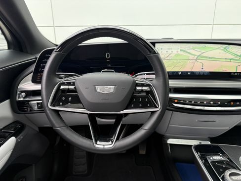 Certified 2024 Cadillac Lyriq Luxury AWD/4WD image 17